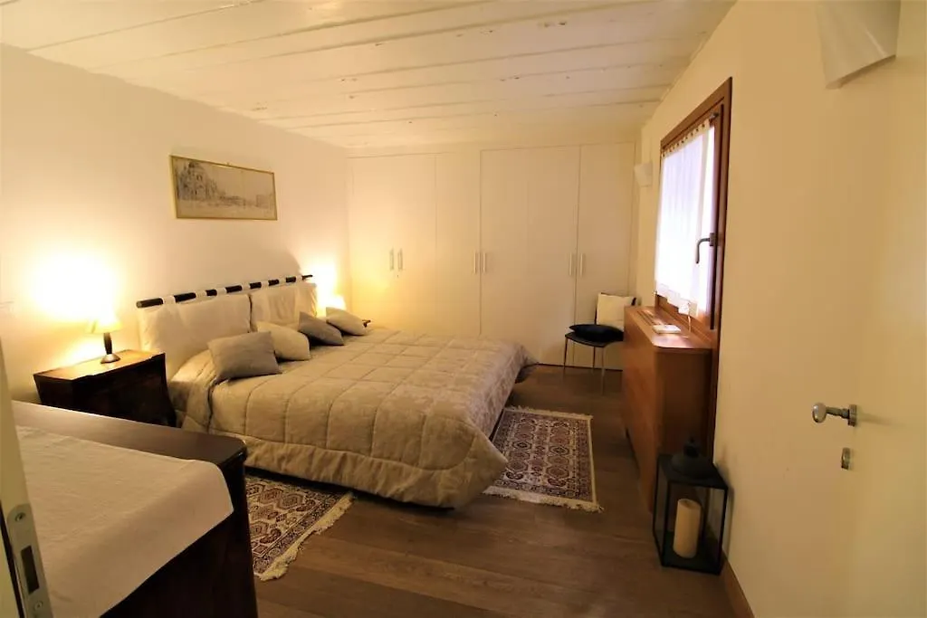 San Marco Charming Apartment With Canal View-1