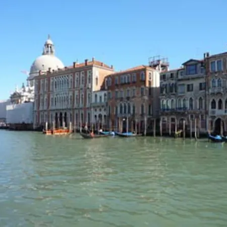 San Marco Charming Apartment With Canal View-2